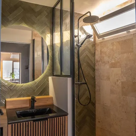 דירה Loft With Balcony Near La *