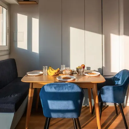 Loft With Balcony Near La