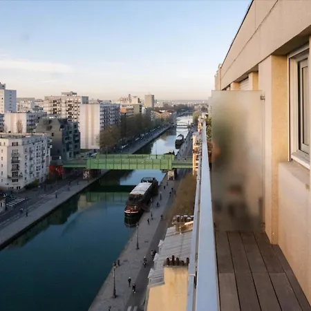 Loft With Balcony Near La